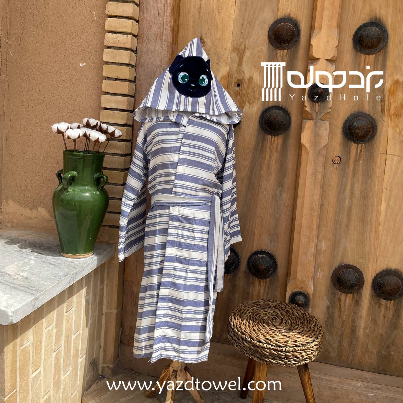 حوله تنپوش نخی سنتی یزدی کودک طرح آیهان گلدوزی شده رنگ سورمه ای